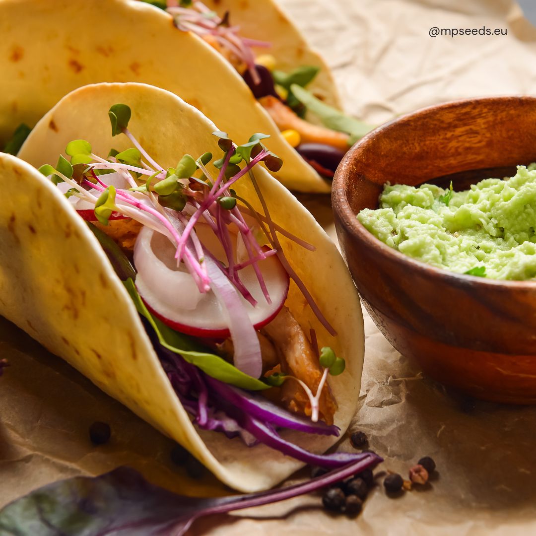 Tacos con microgreens e guacamole
